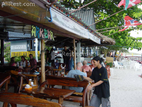 Ark Bar Garden Beach Resort 15
